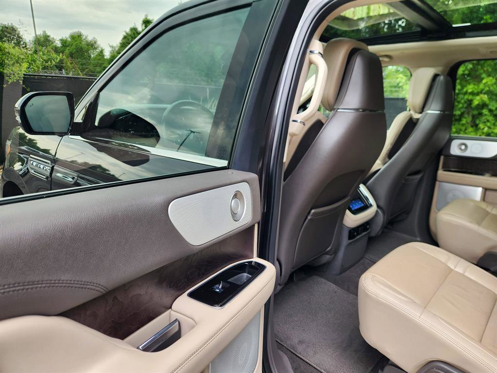 Certified 2023 Lincoln Navigator Reserve image 27