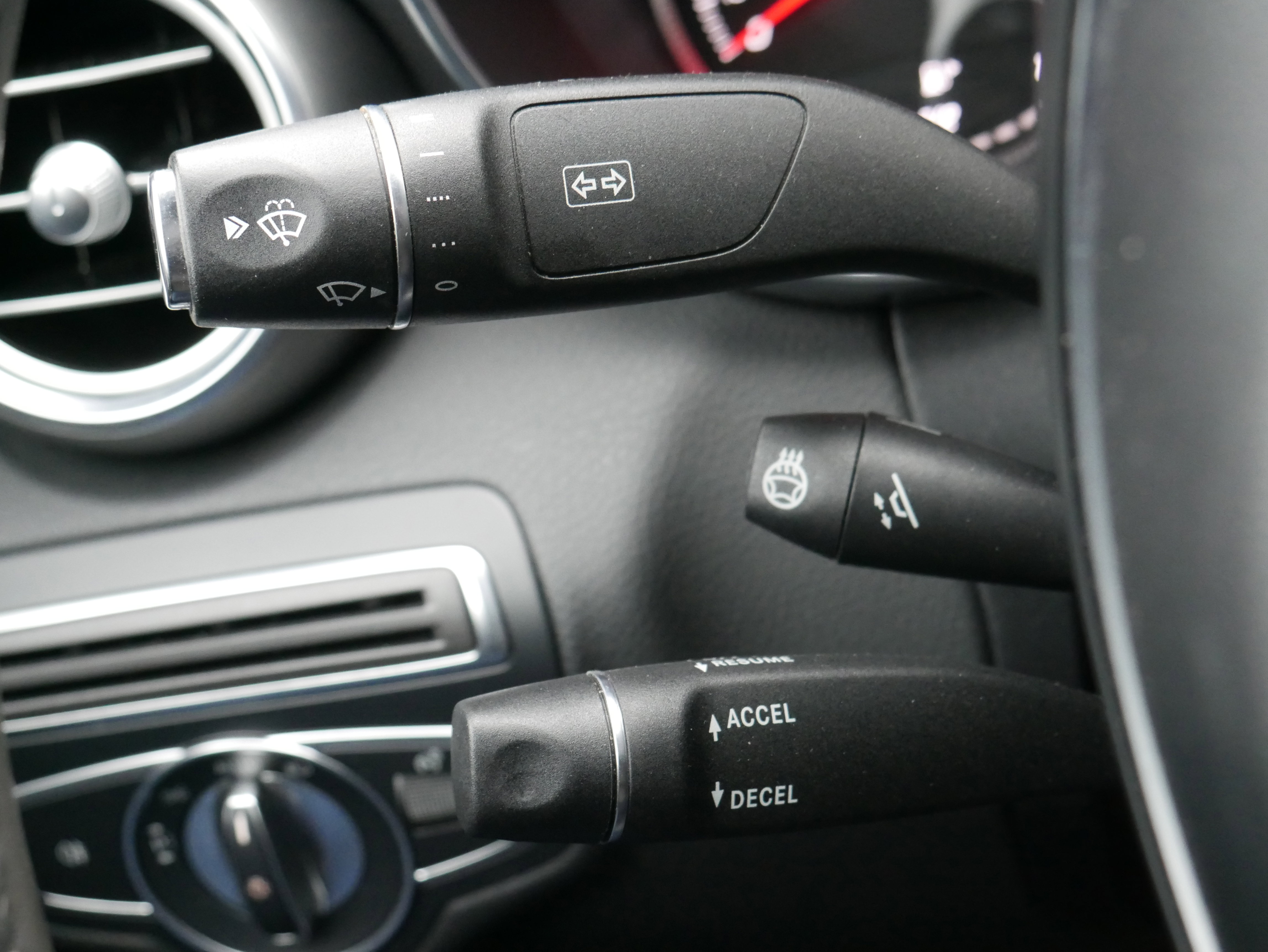 Used 2018 Mercedes-Benz C 300 C 300 image 23