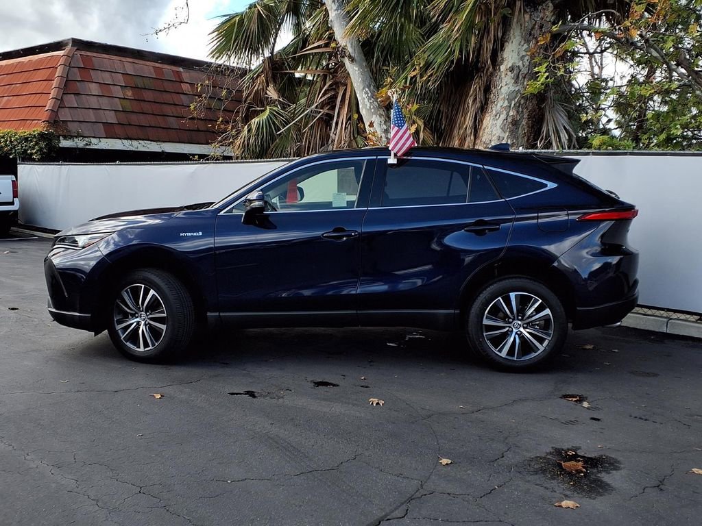 Certified 2021 Toyota Venza LE w/ Carpet Mat Package (TMS) image 3