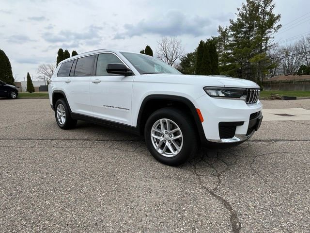 Used 2023 Jeep Grand Cherokee L Laredo image 7