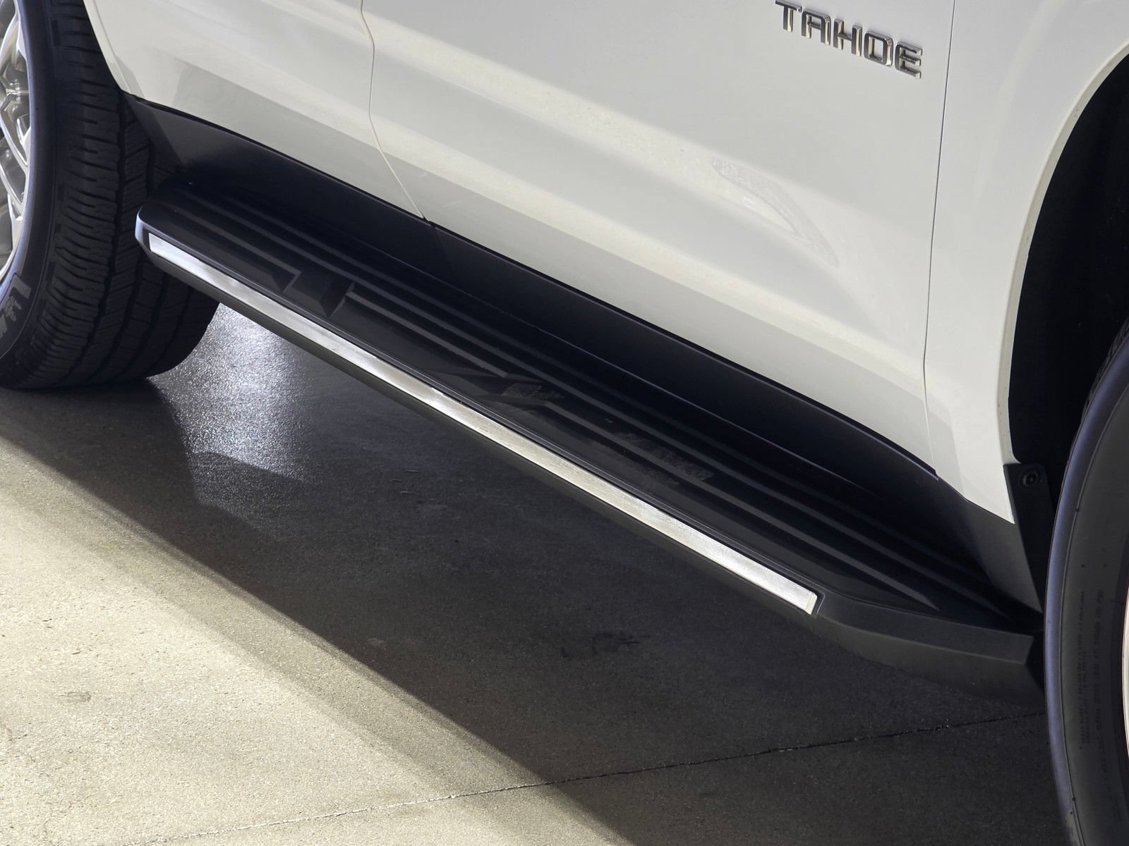 Used 2023 Chevrolet Tahoe Premier AWD/4WD image 11