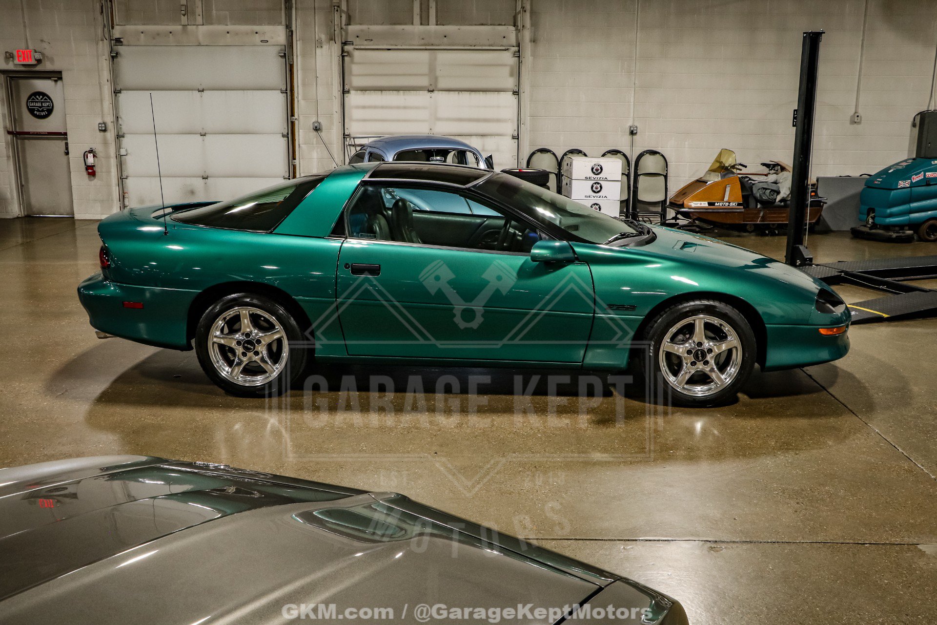 Used 1997 Chevrolet Camaro Z28 w/ Preferred Equipment Group 2 RWD image 10