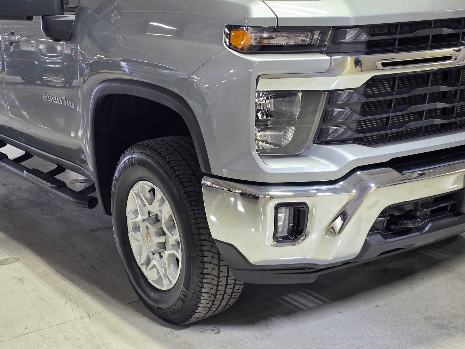 Used 2025 Chevrolet Silverado 2500 LT w/ Convenience Package AWD/4WD image 10