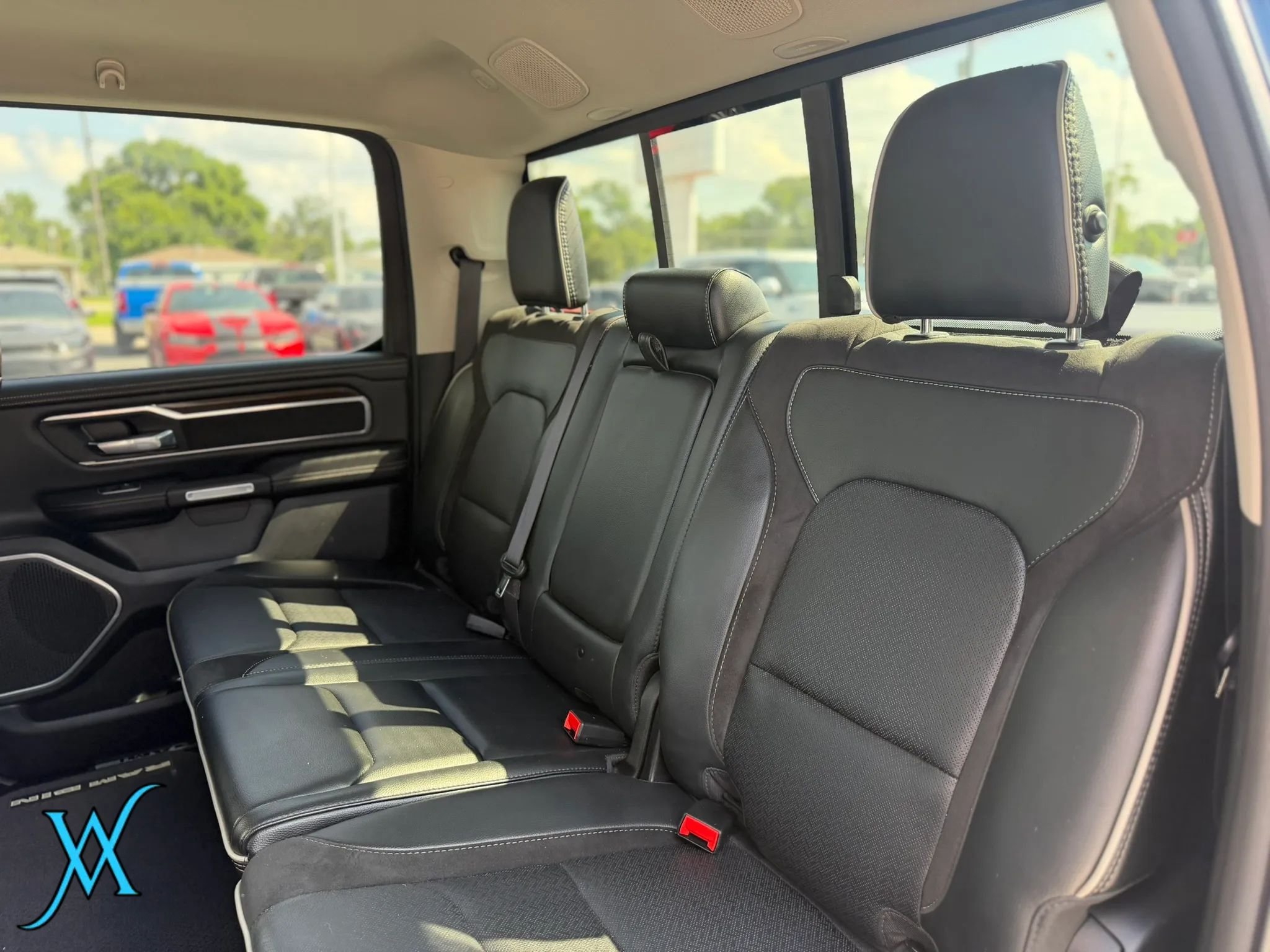 Used 2022 RAM 1500 Laramie AWD/4WD image 16