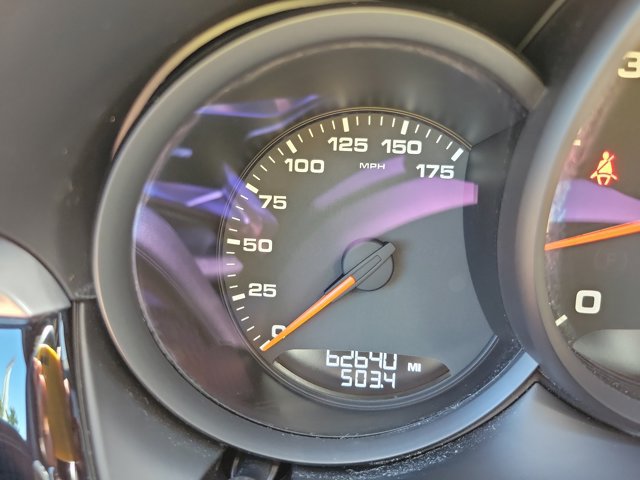 Certified 2021 Porsche Macan AWD/4WD image 31