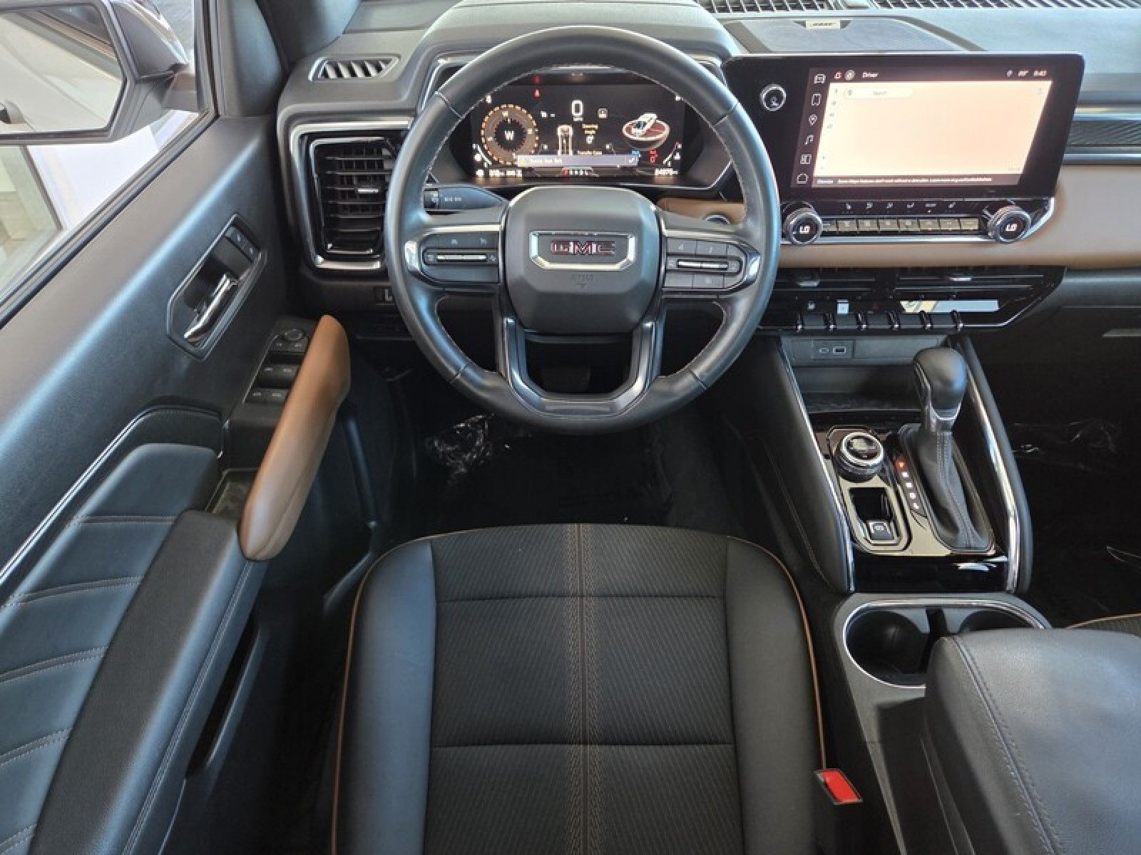 Used 2024 GMC Canyon AT4 w/ Canyon Safety Plus Package AWD/4WD image 16