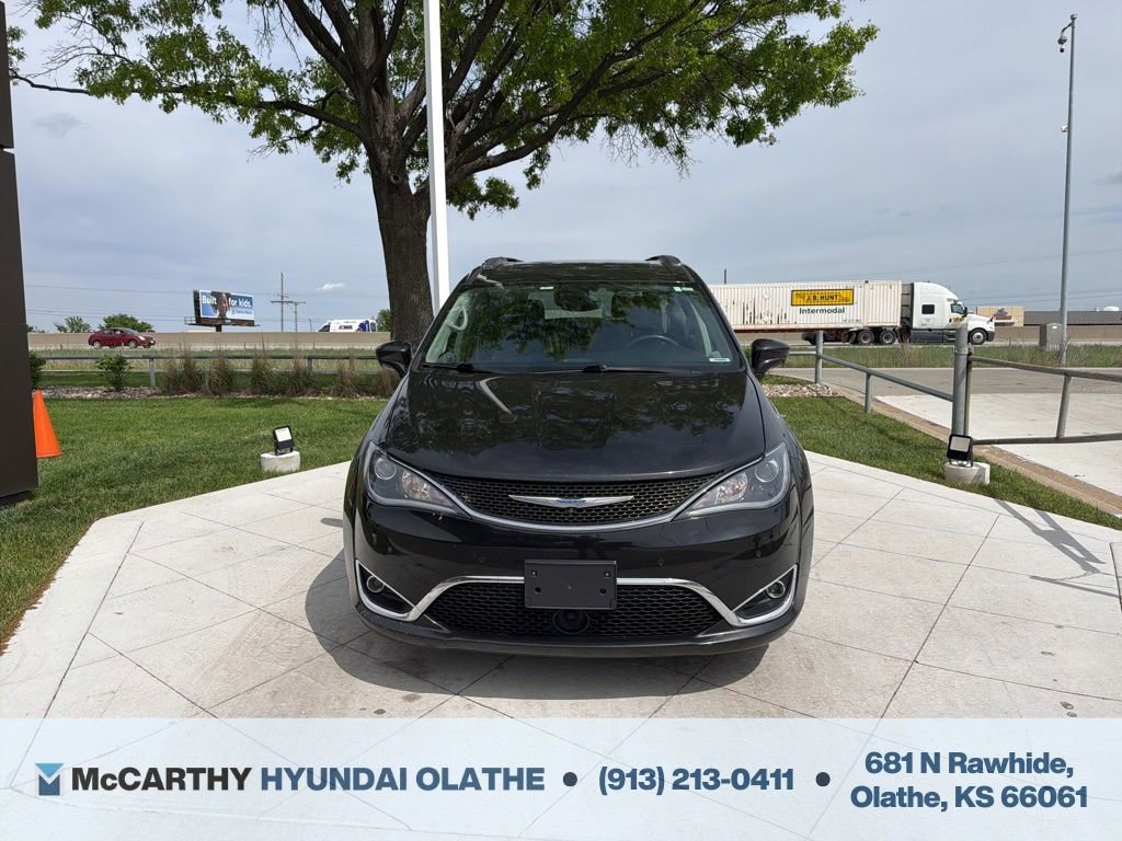 Used 2018 Chrysler Pacifica Touring-L Plus w/ Advanced Safetytec Group FWD image 3