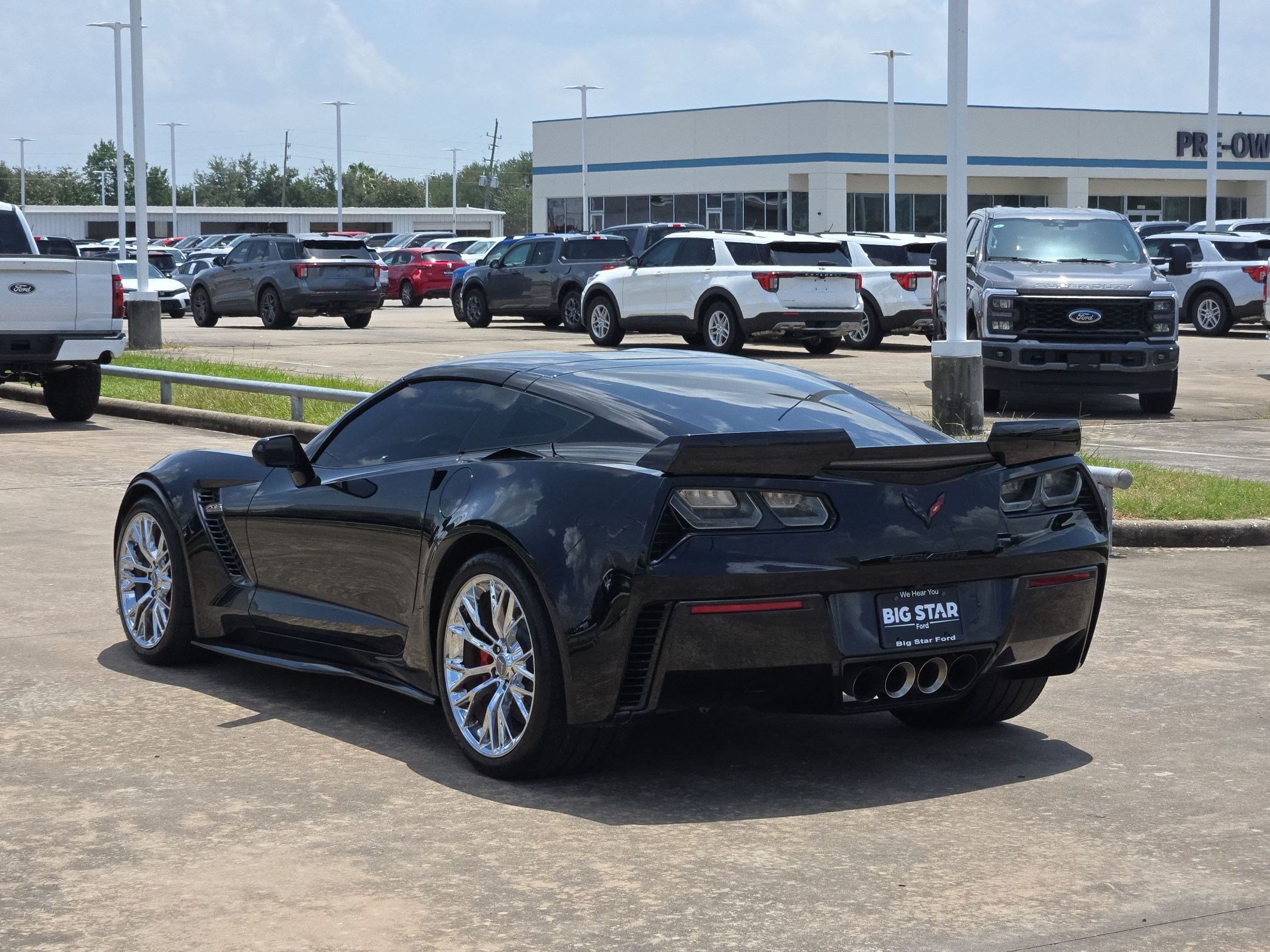 Used 2015 Chevrolet Corvette Z06 w/ 3LZ Preferred Equipment Group RWD image 6
