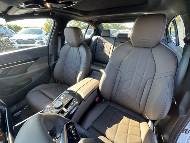 New 2026 BMW 530i xDrive w/ Premium Package image 30