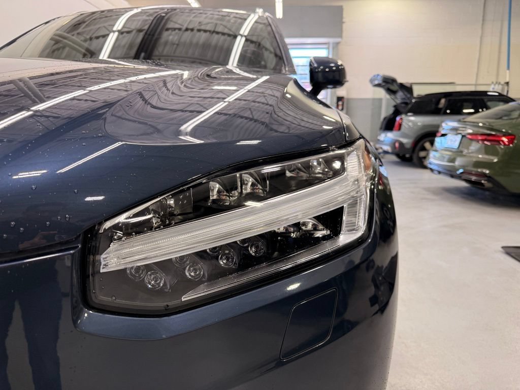 Used 2023 Volvo XC90 B5 Plus AWD/4WD image 9