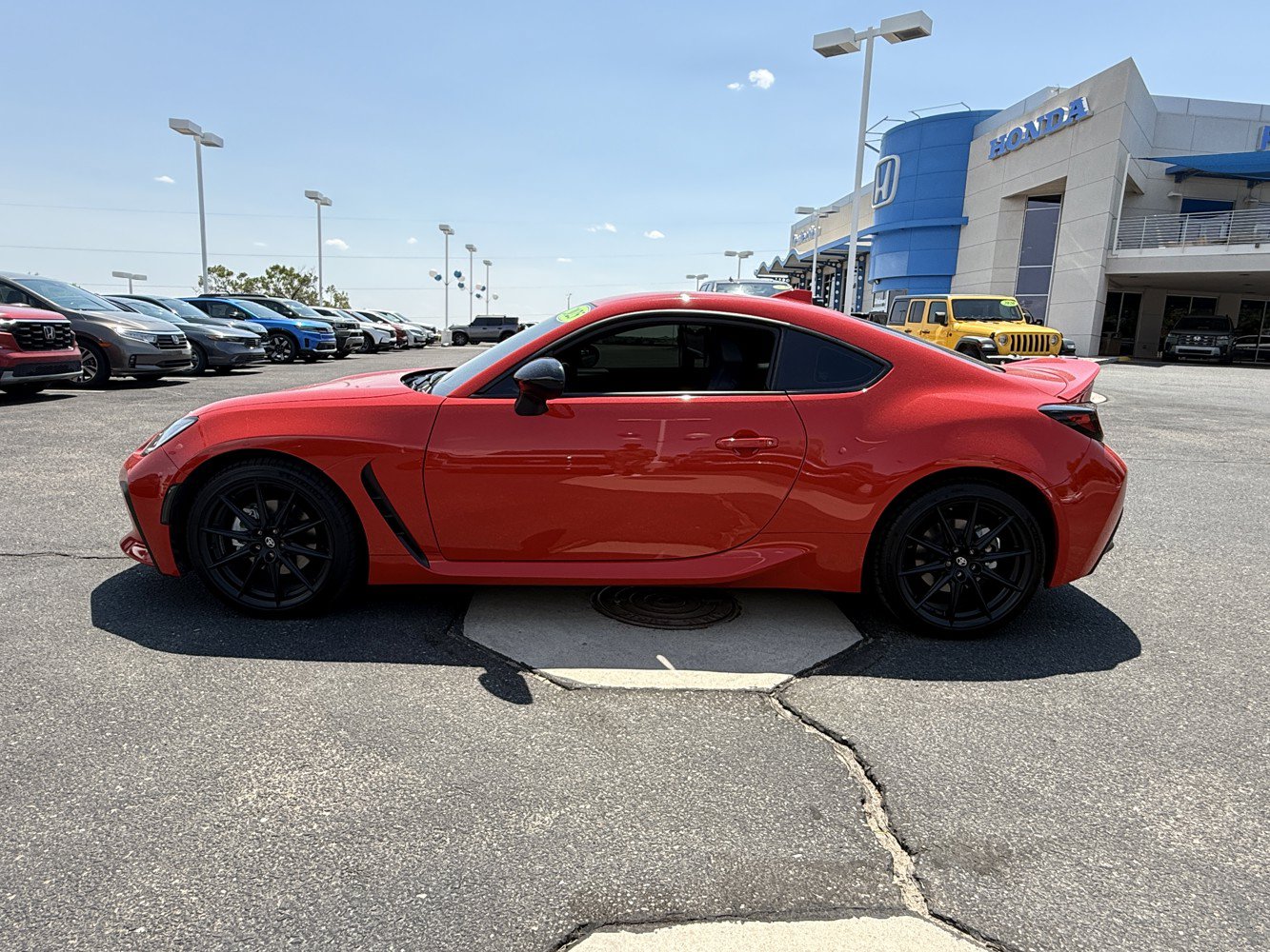 Used 2025 Toyota GR86 Premium w/ ALL Weather Mat Package (TMS) RWD image 8
