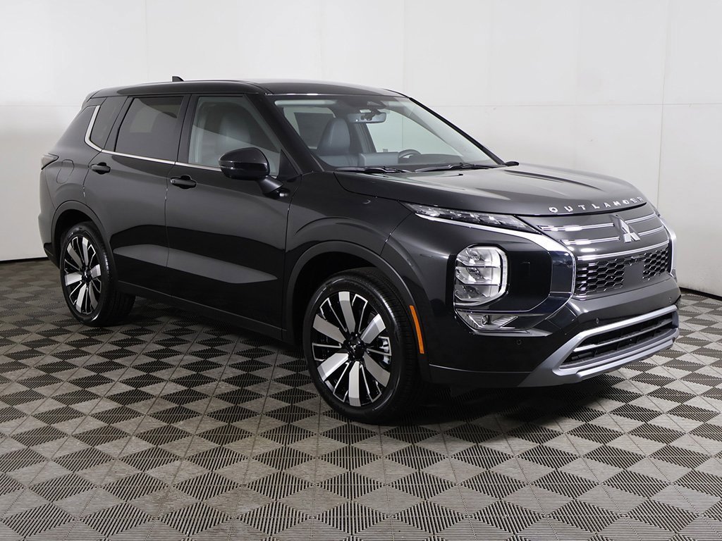 New 2025 Mitsubishi Outlander SE image 2