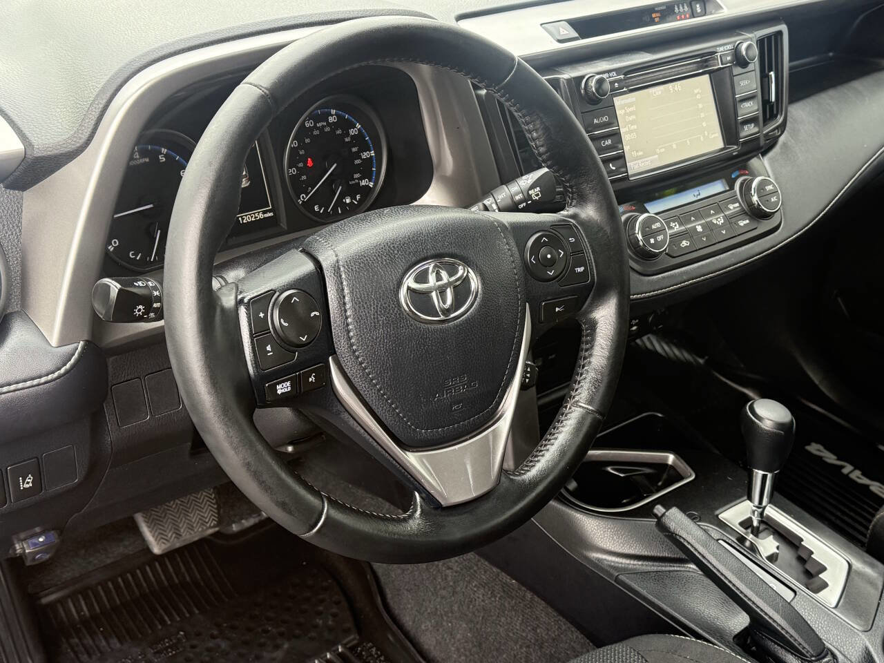 Used 2017 Toyota RAV4 XLE image 10