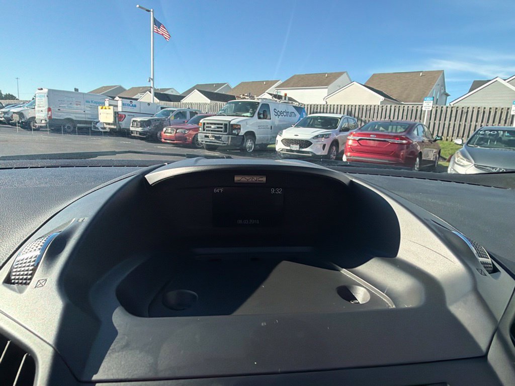 Used 2016 Ford Escape SE FWD image 32