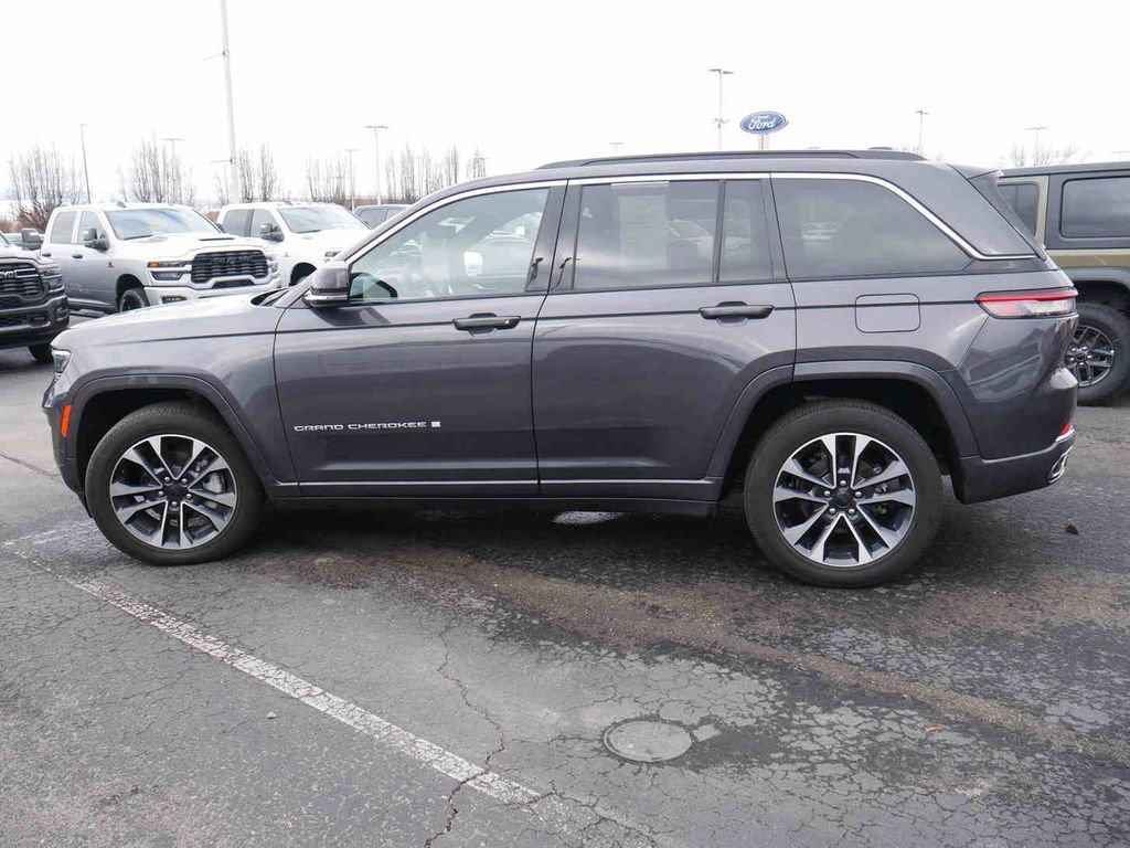 Used 2024 Jeep Grand Cherokee Overland image 17