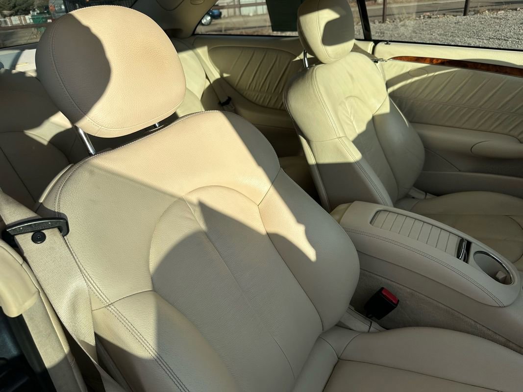 Used 2007 Mercedes-Benz CLK 350 Coupe image 15