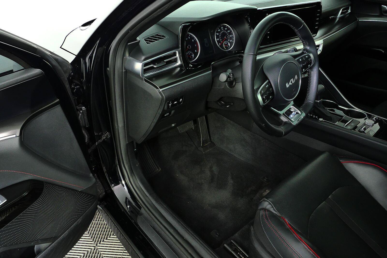 Used 2023 Kia K5 GT FWD image 7