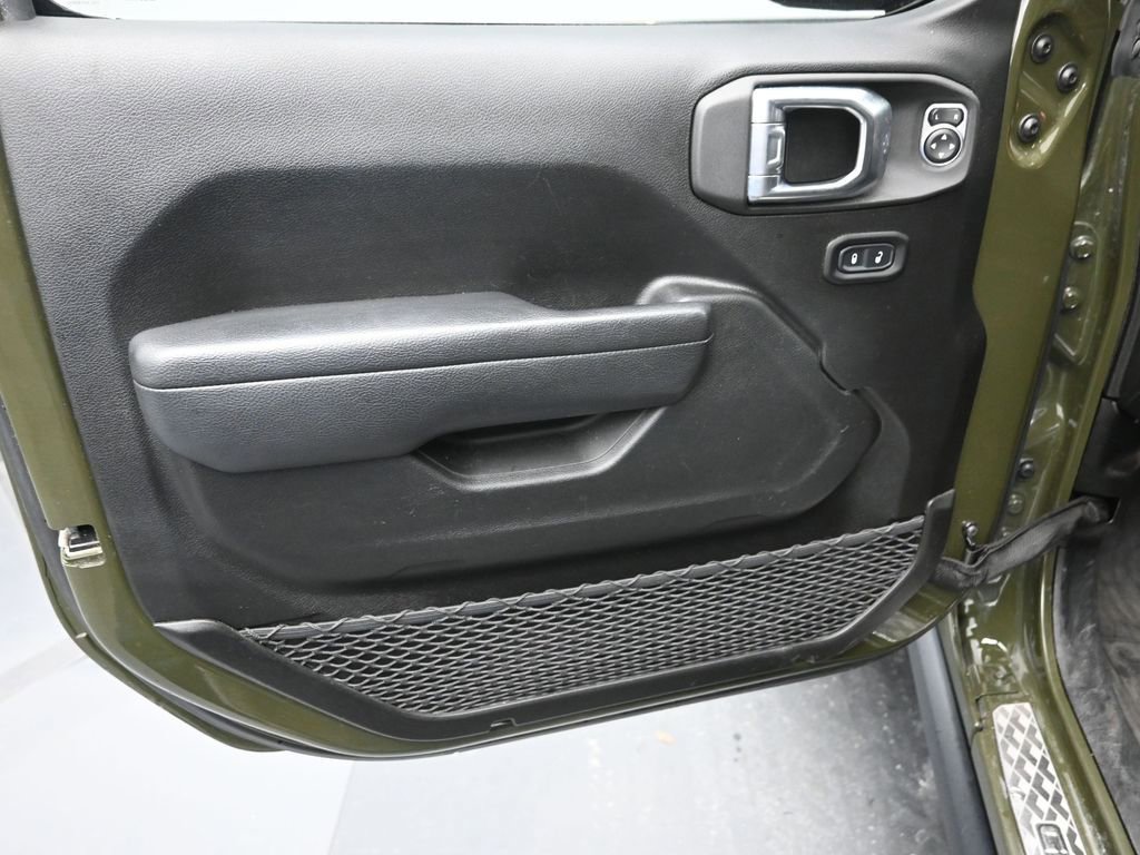 Used 2022 Jeep Gladiator Mojave w/ Cold Weather Group image 21