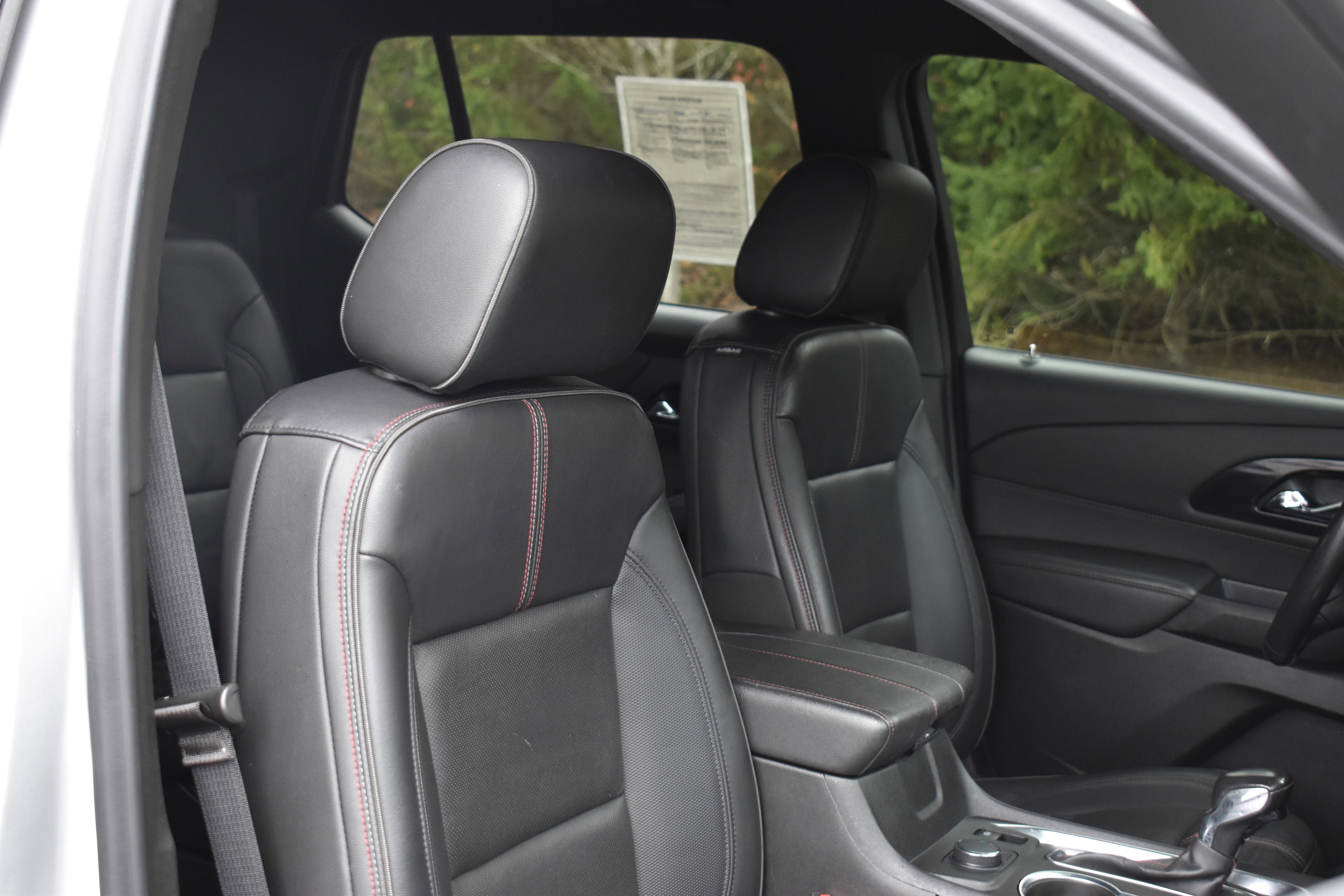 Used 2022 Chevrolet Traverse RS image 25