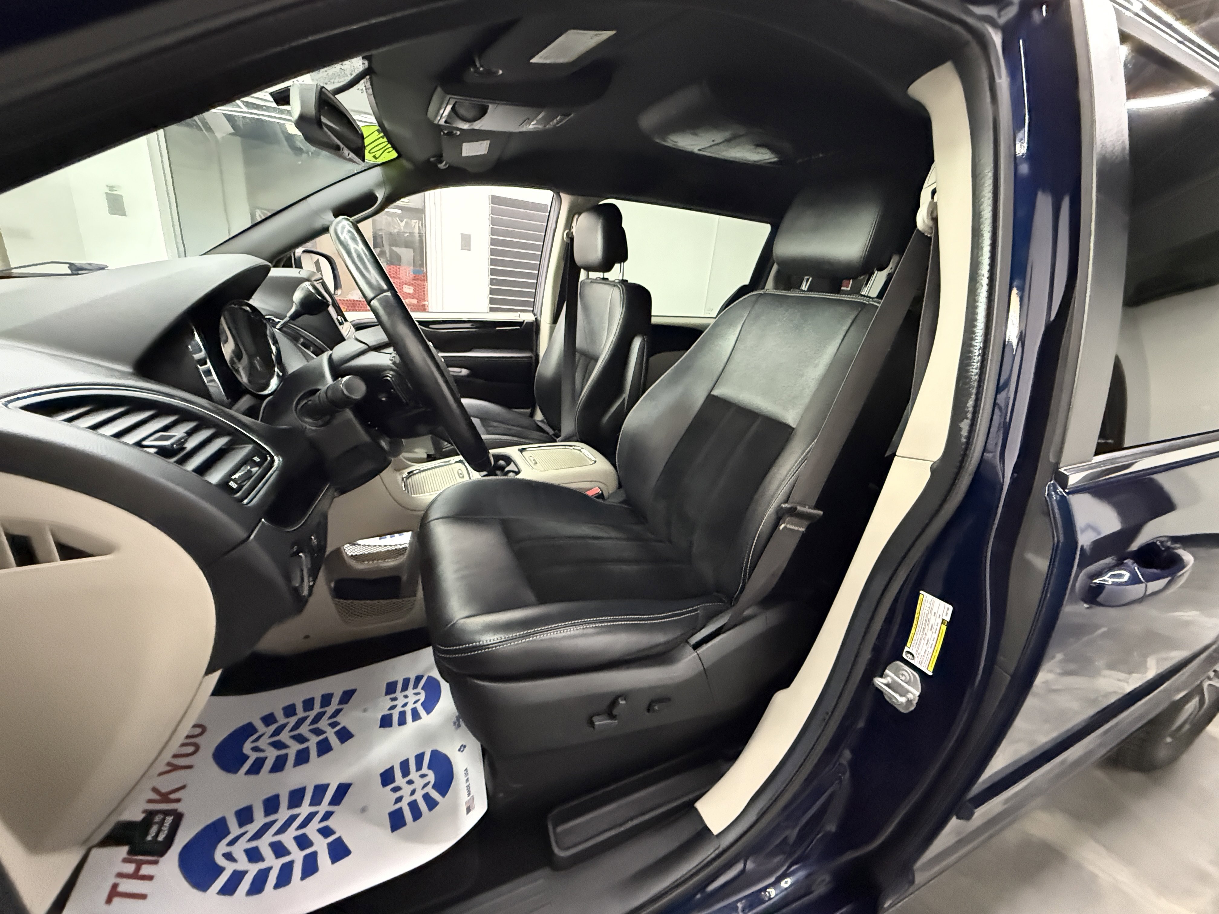 Used 2017 Dodge Grand Caravan SE image 11