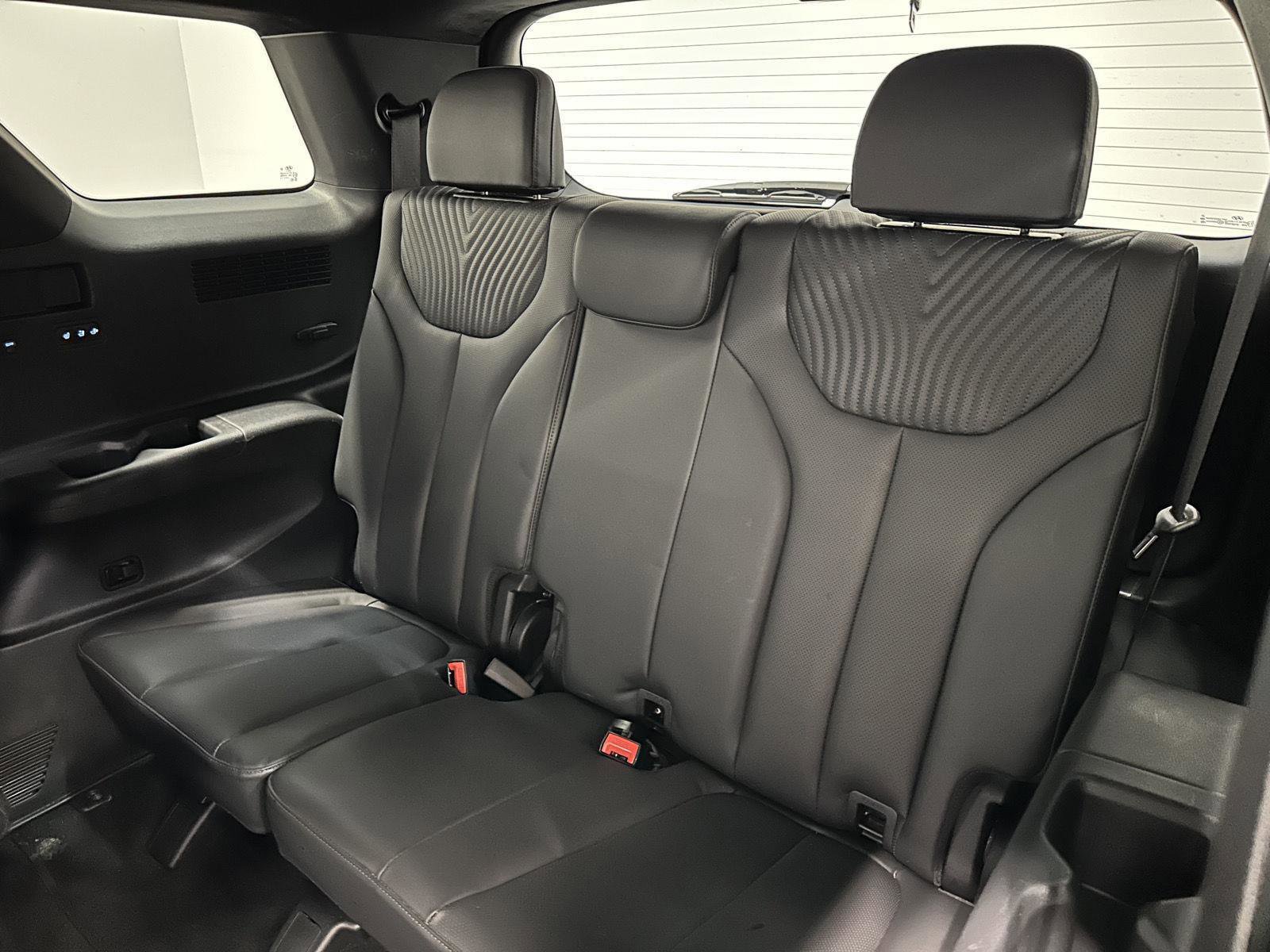 Used 2023 Hyundai Palisade Calligraphy image 30