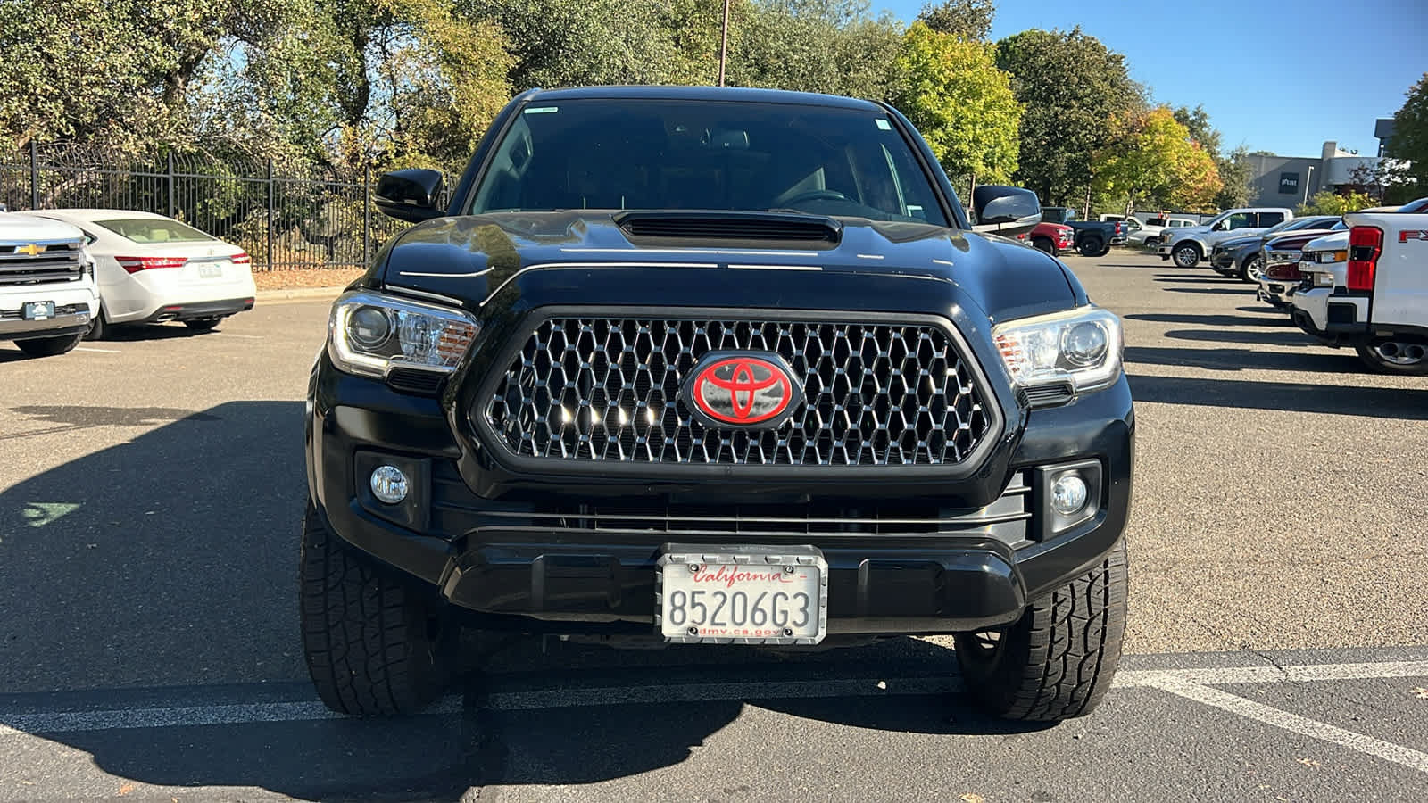 Used 2019 Toyota Tacoma TRD Sport AWD/4WD image 2