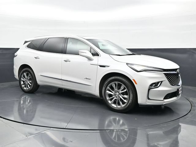 Used 2023 Buick Enclave Avenir w/ Avenir Technology Package AWD/4WD image 3