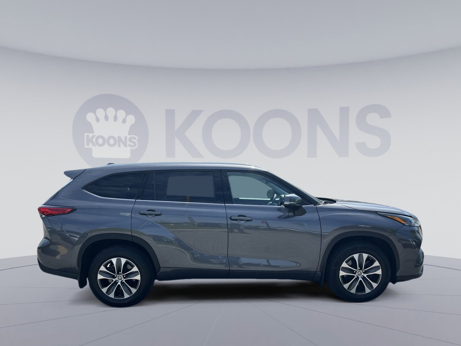 Used 2022 Toyota Highlander XLE AWD/4WD image 17