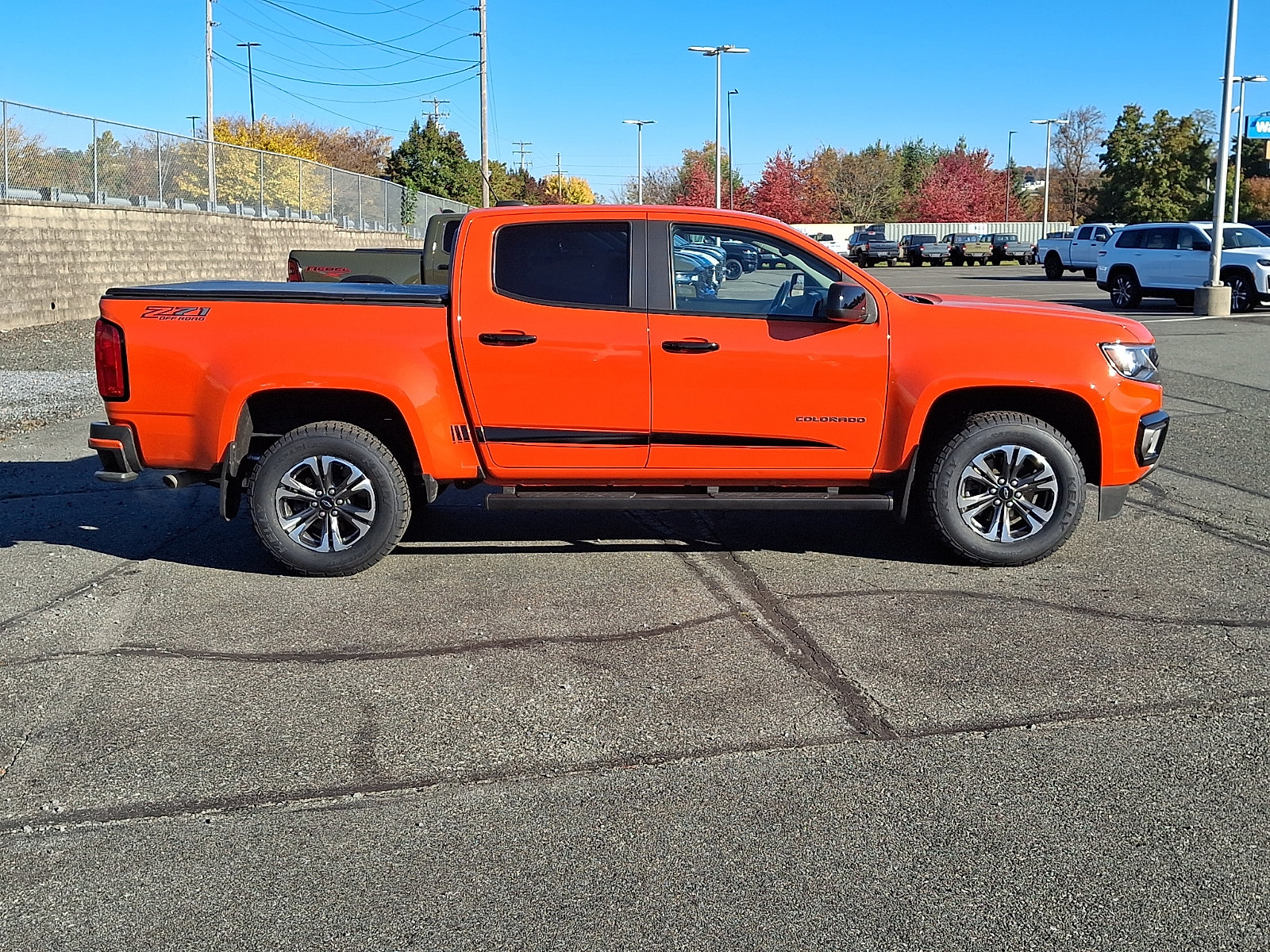 Used 2021 Chevrolet Colorado Z71 w/ Safety Package AWD/4WD image 8