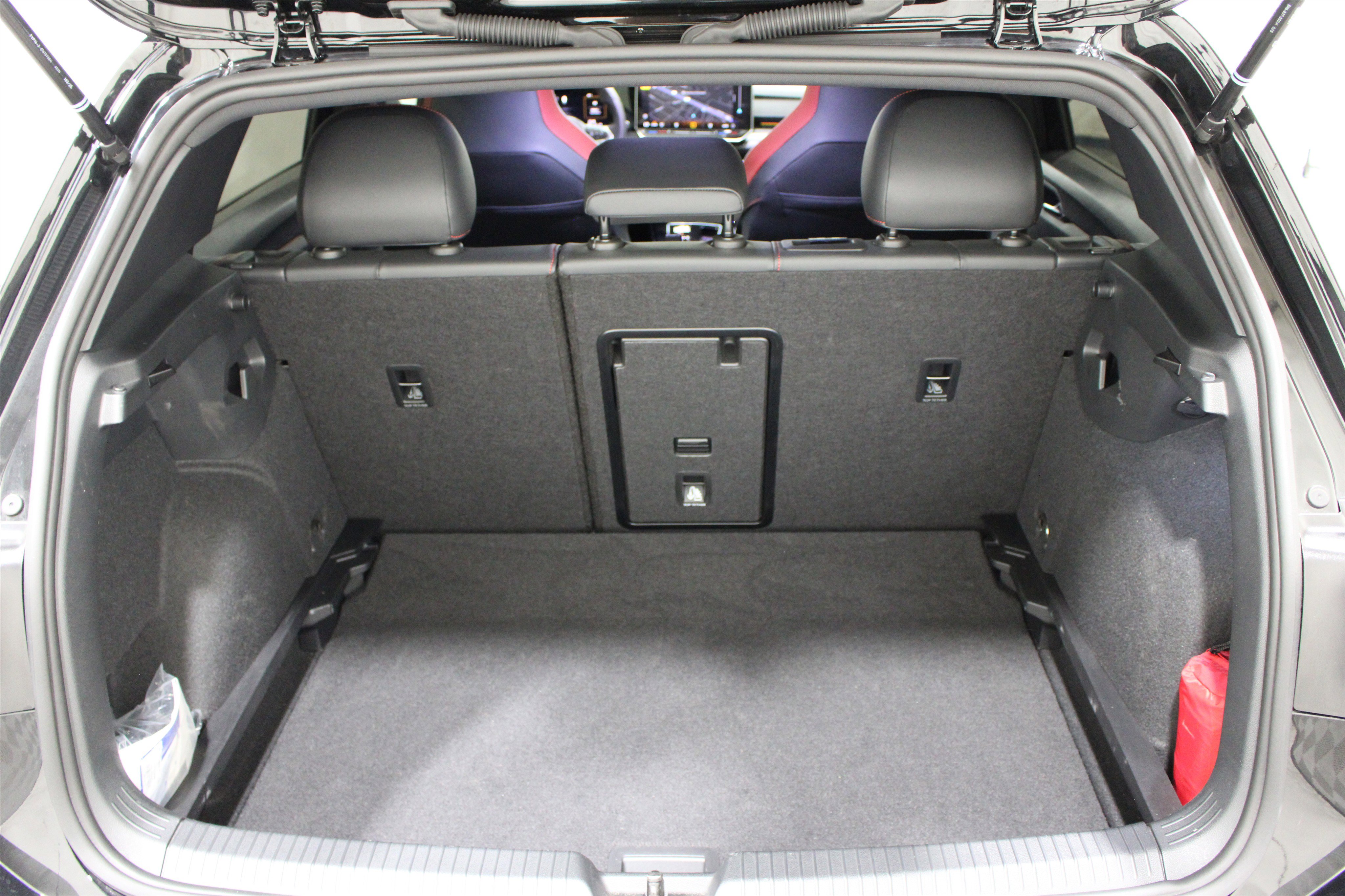 Used 2025 Volkswagen GTI SE image 26