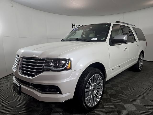 Used 2017 Lincoln Navigator L Reserve AWD/4WD image 2