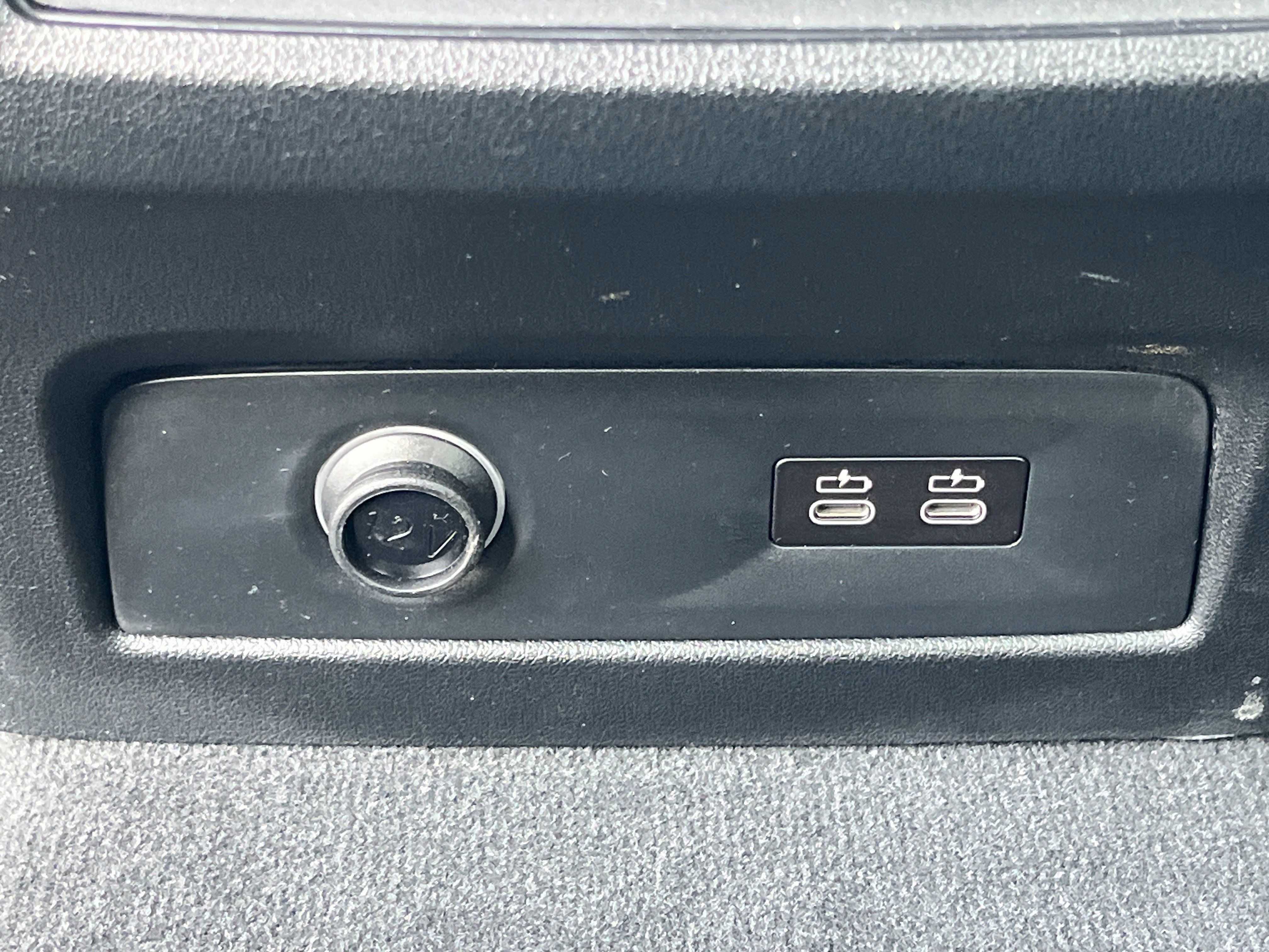 Certified 2024 BMW X7 M60i w/ Executive Package image 23