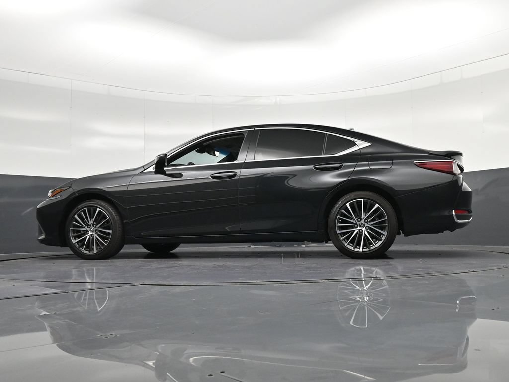 Used 2025 Lexus ES 300h w/ Premium Package FWD image 40