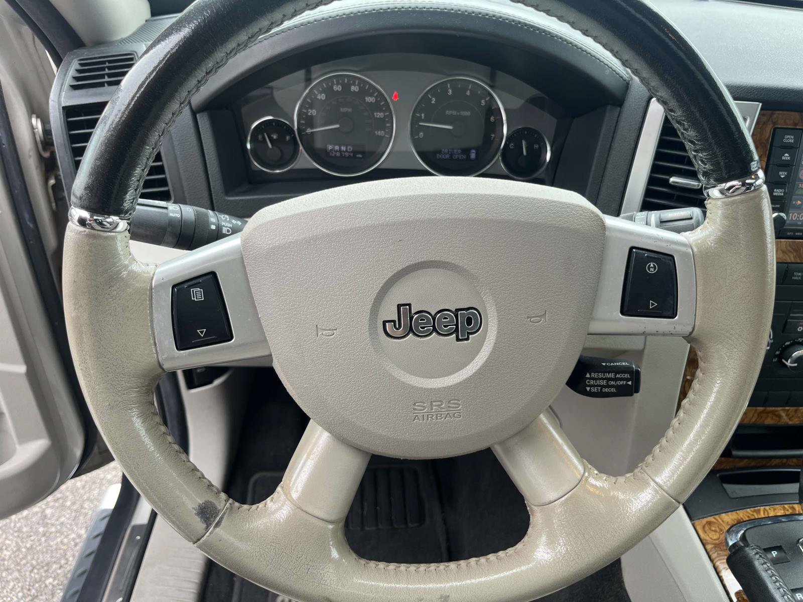 Used 2010 Jeep Grand Cherokee Limited w/ Mopar Chrome Edition Group RWD image 17