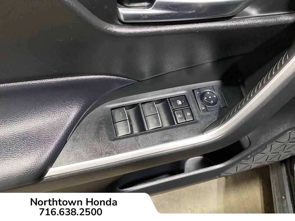 Used 2023 Toyota RAV4 XLE AWD/4WD image 18