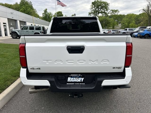 Used 2025 Toyota Tacoma SR5 w/ SR5 Upgrade Package AWD/4WD image 7