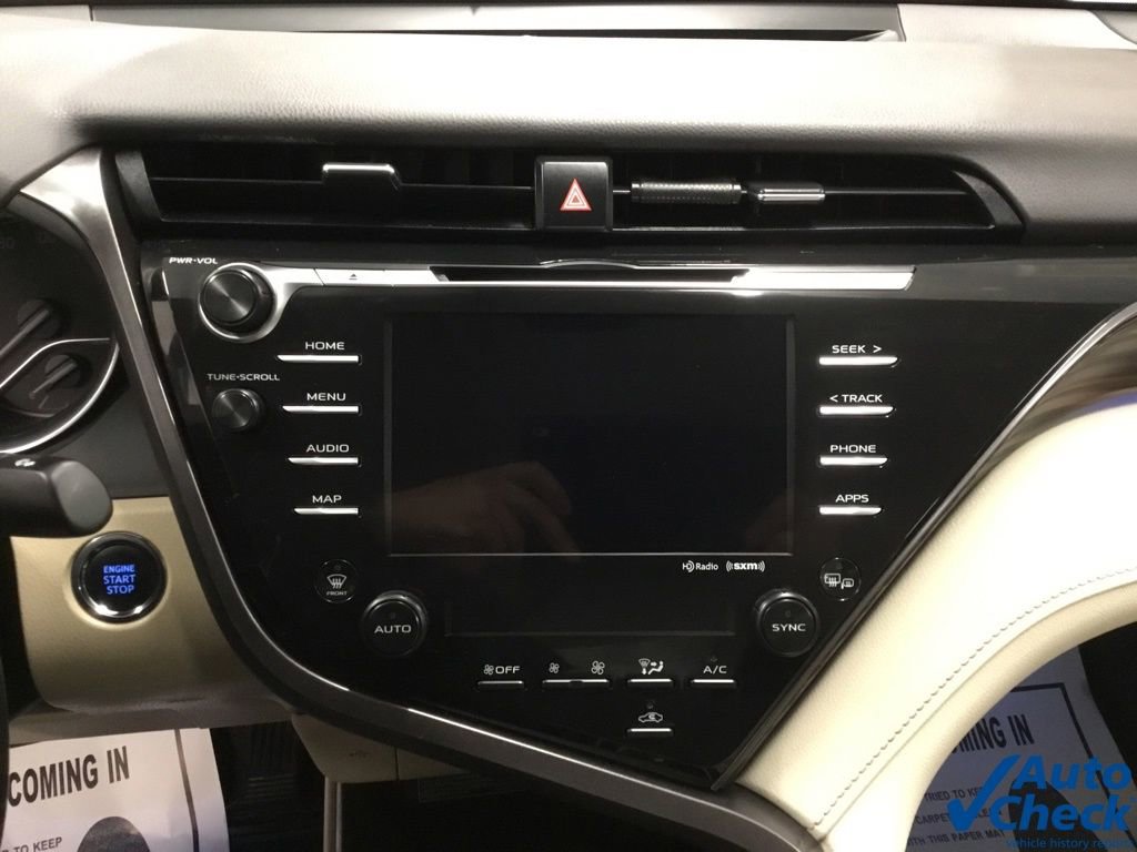 Used 2020 Toyota Camry XLE image 47