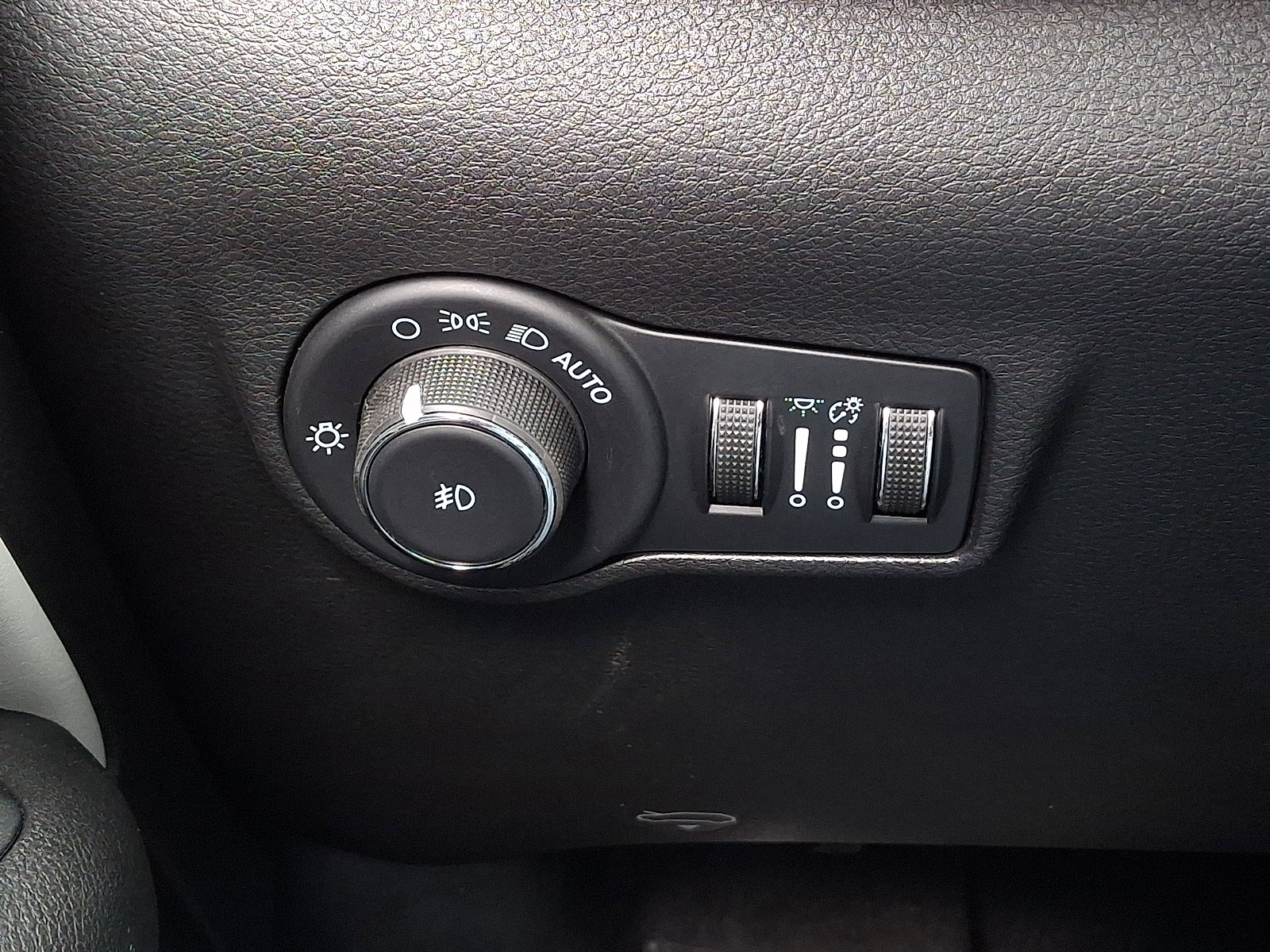 Used 2022 Jeep Compass Limited w/ Sun and Sound Group image 27