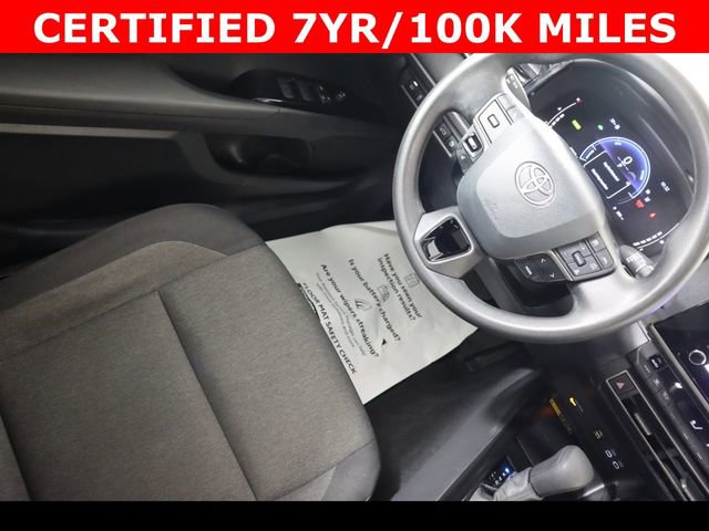 Used 2025 Toyota Camry LE FWD image 21