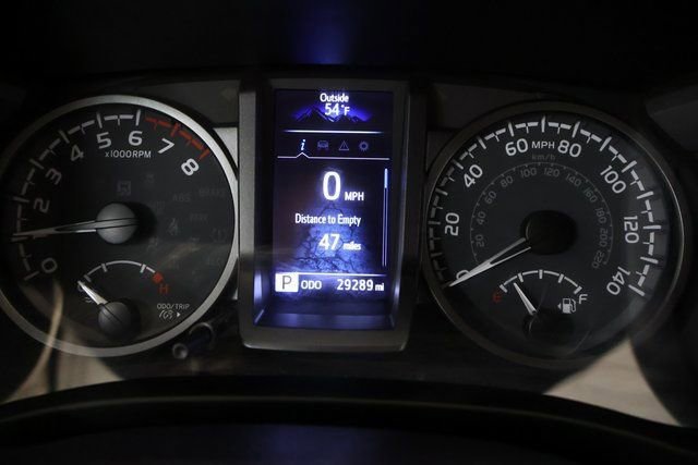 Used 2022 Toyota Tacoma TRD Off-Road image 19