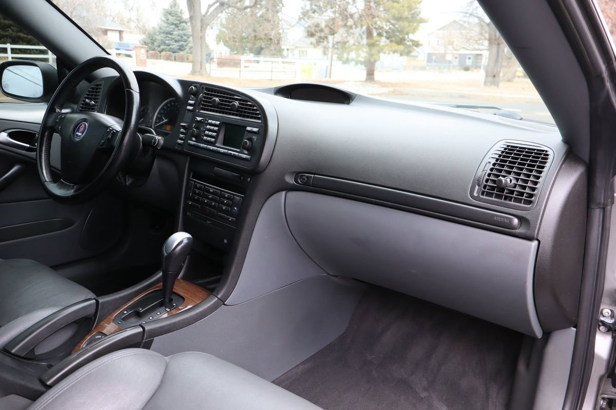 Used 2005 Saab 9-3 Arc image 17