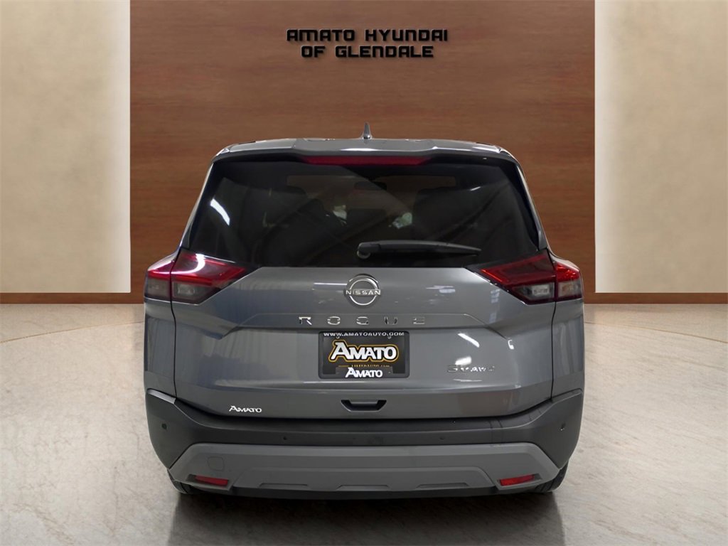 Used 2023 Nissan Rogue SV image 4