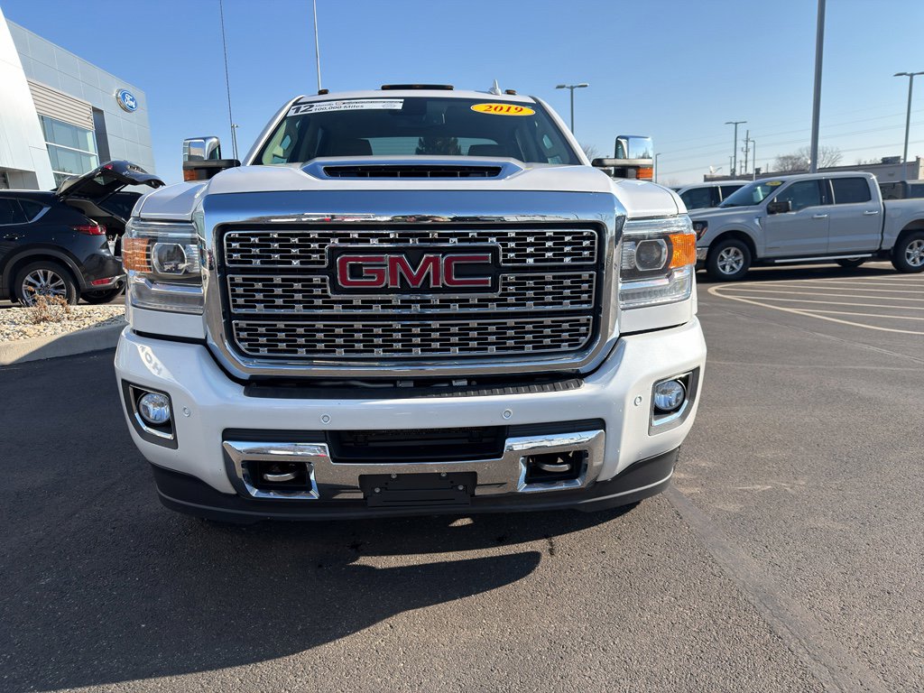 Used 2019 GMC Sierra 2500 Denali w/ Duramax Plus Package image 3