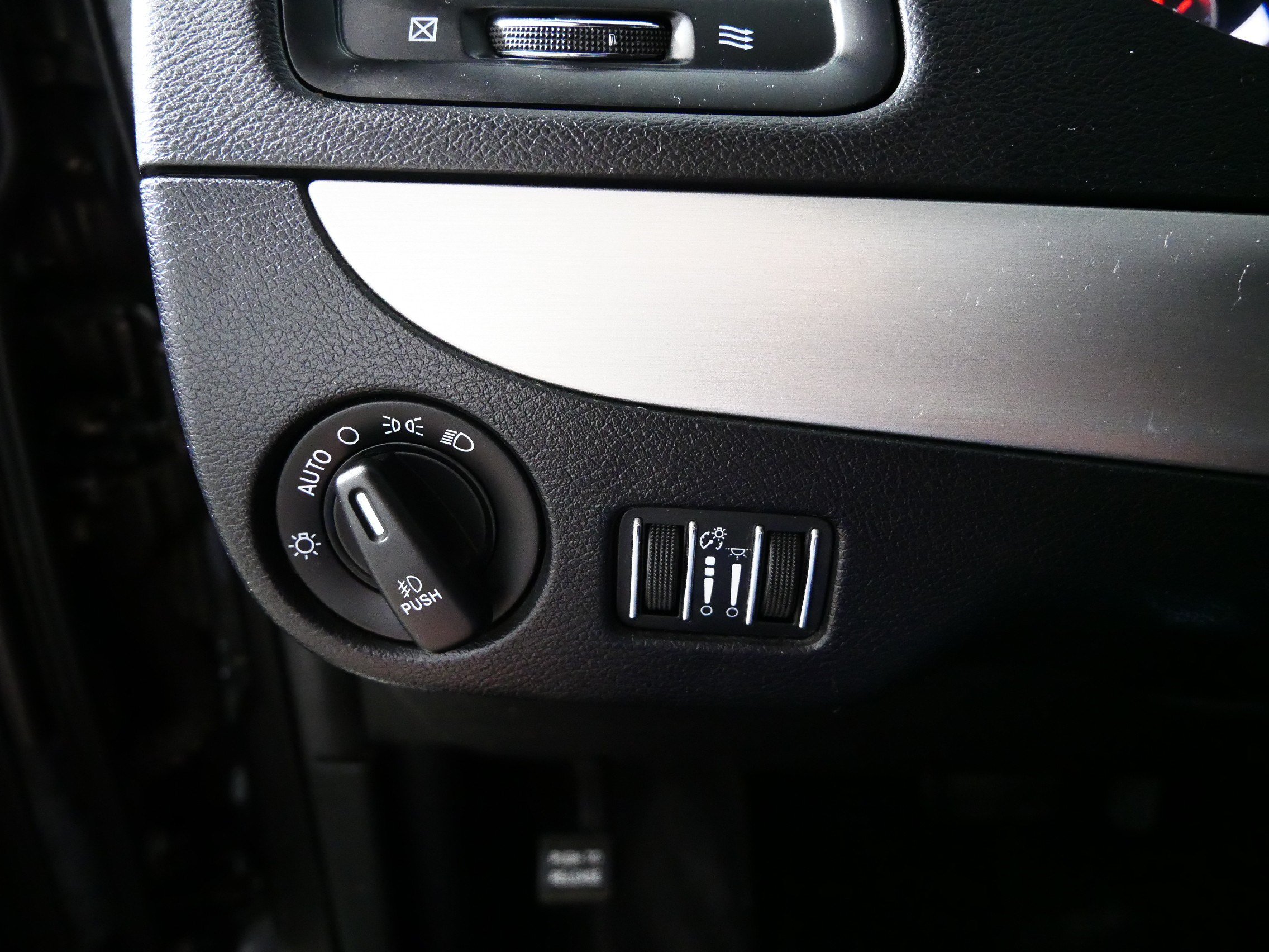 Used 2016 Dodge Grand Caravan R/T w/ Driver Convenience Group FWD image 26