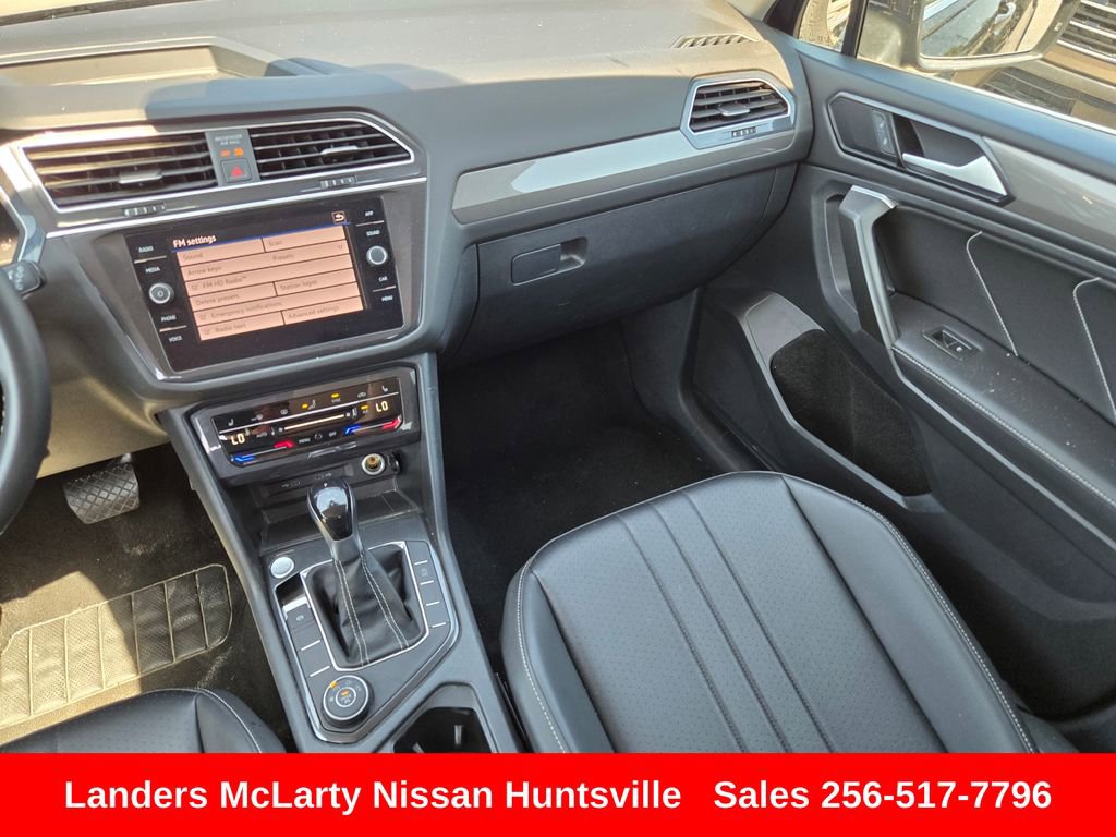Used 2024 Volkswagen Tiguan SE AWD/4WD image 16
