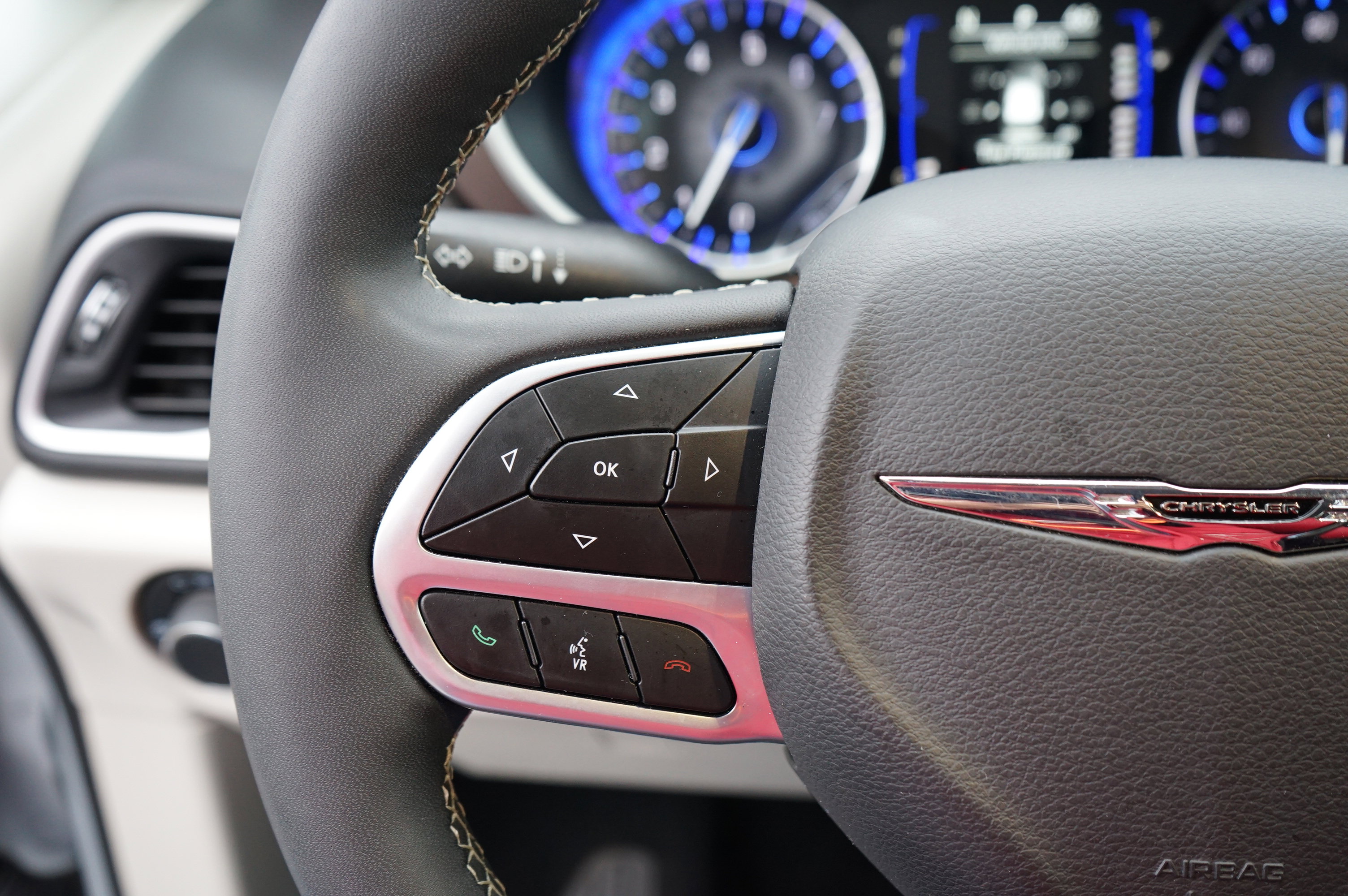 Used 2024 Chrysler Voyager LX image 20