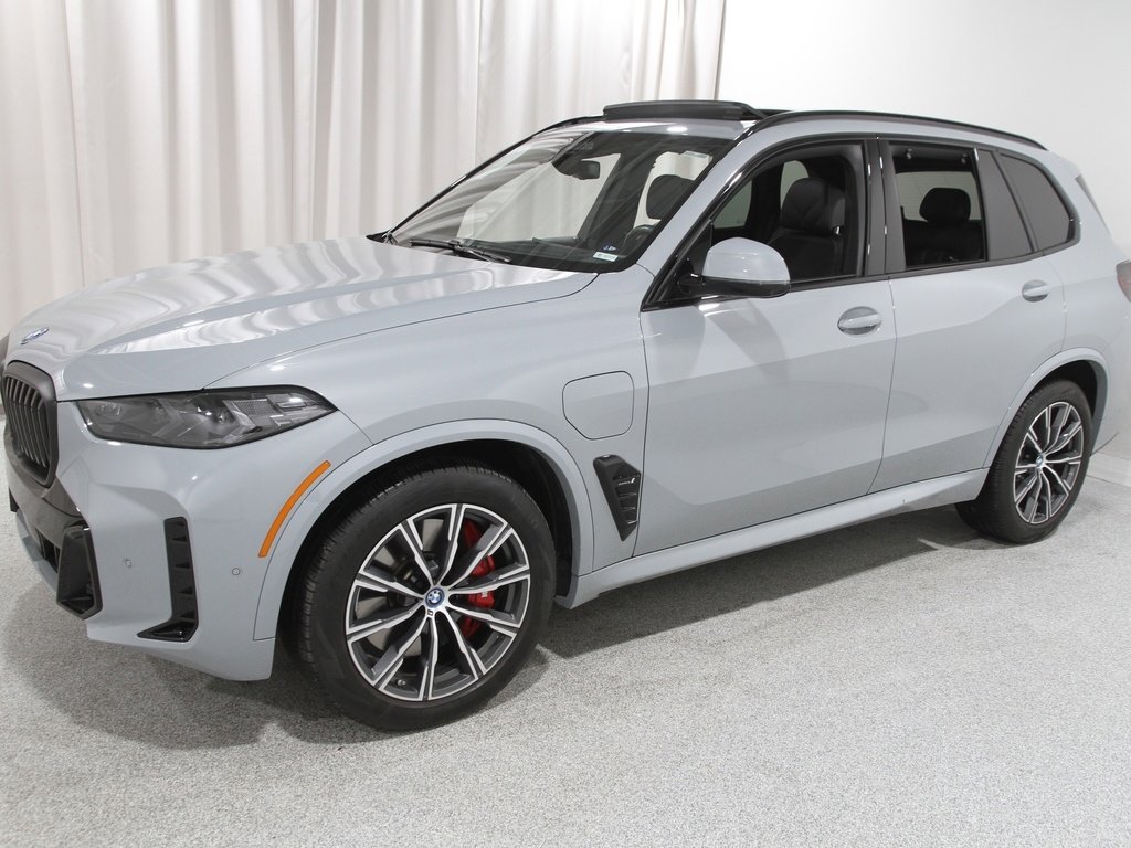 Certified 2024 BMW X5 xDrive50e w/ M Sport Package image 3