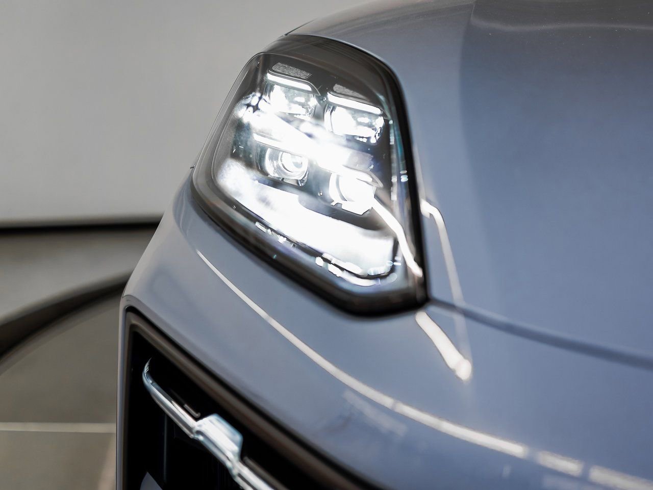 New 2026 Porsche Cayenne Coupe AWD/4WD image 12