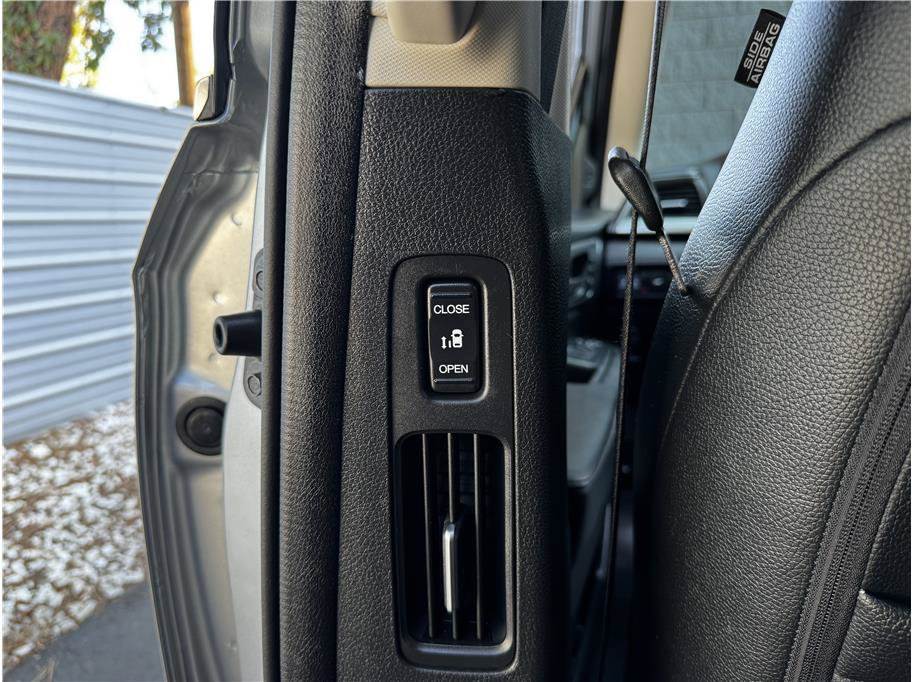 Used 2025 Honda Odyssey EX-L image 30