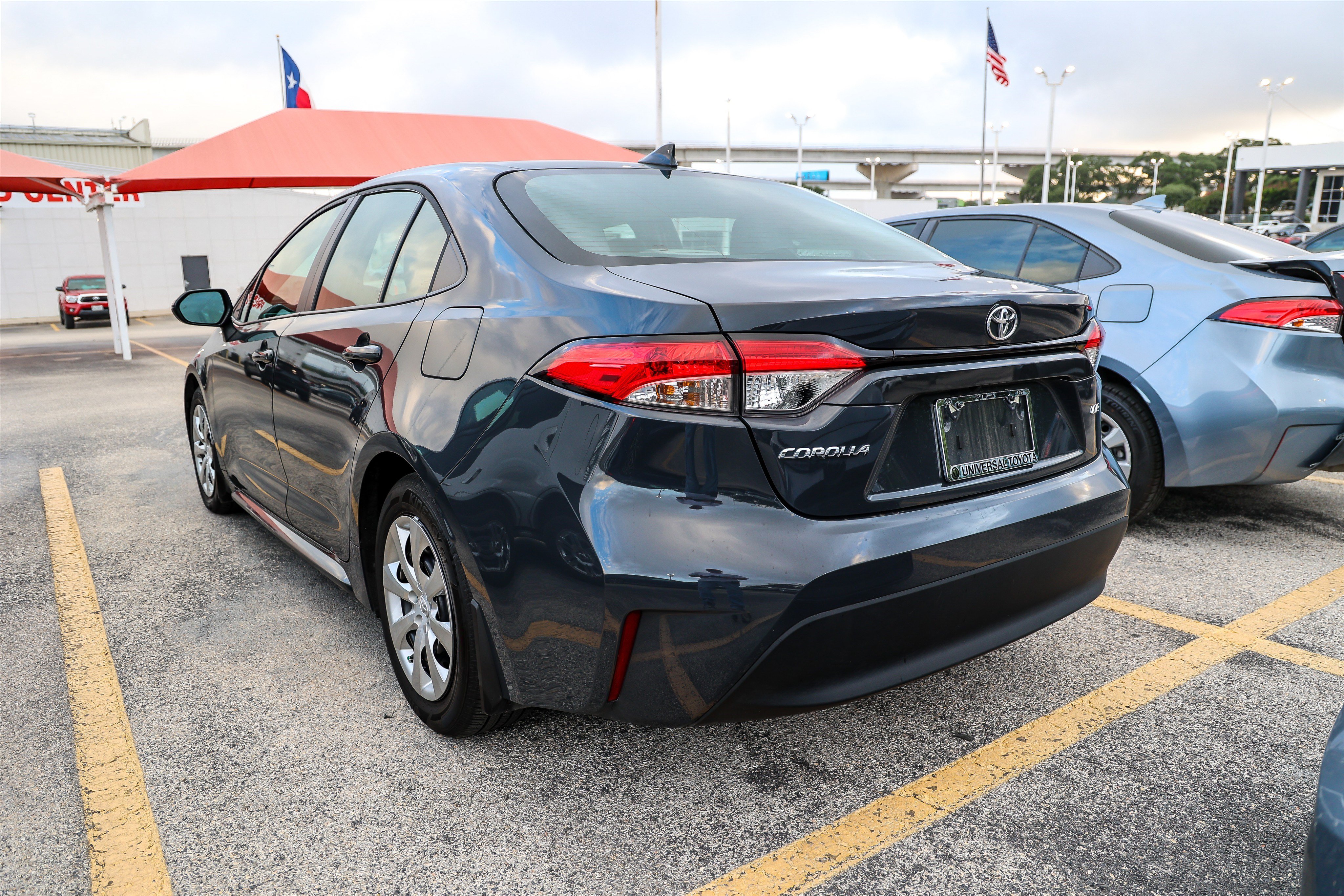 Used 2026 Toyota Corolla LE FWD image 8